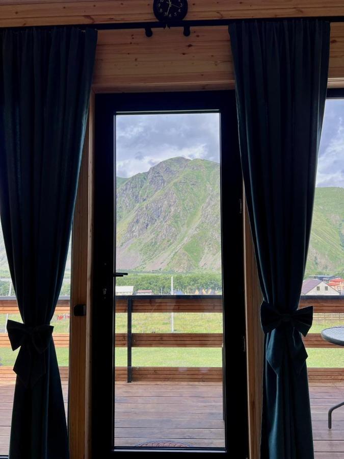 Kazbegi Inn Cottages מראה חיצוני תמונה