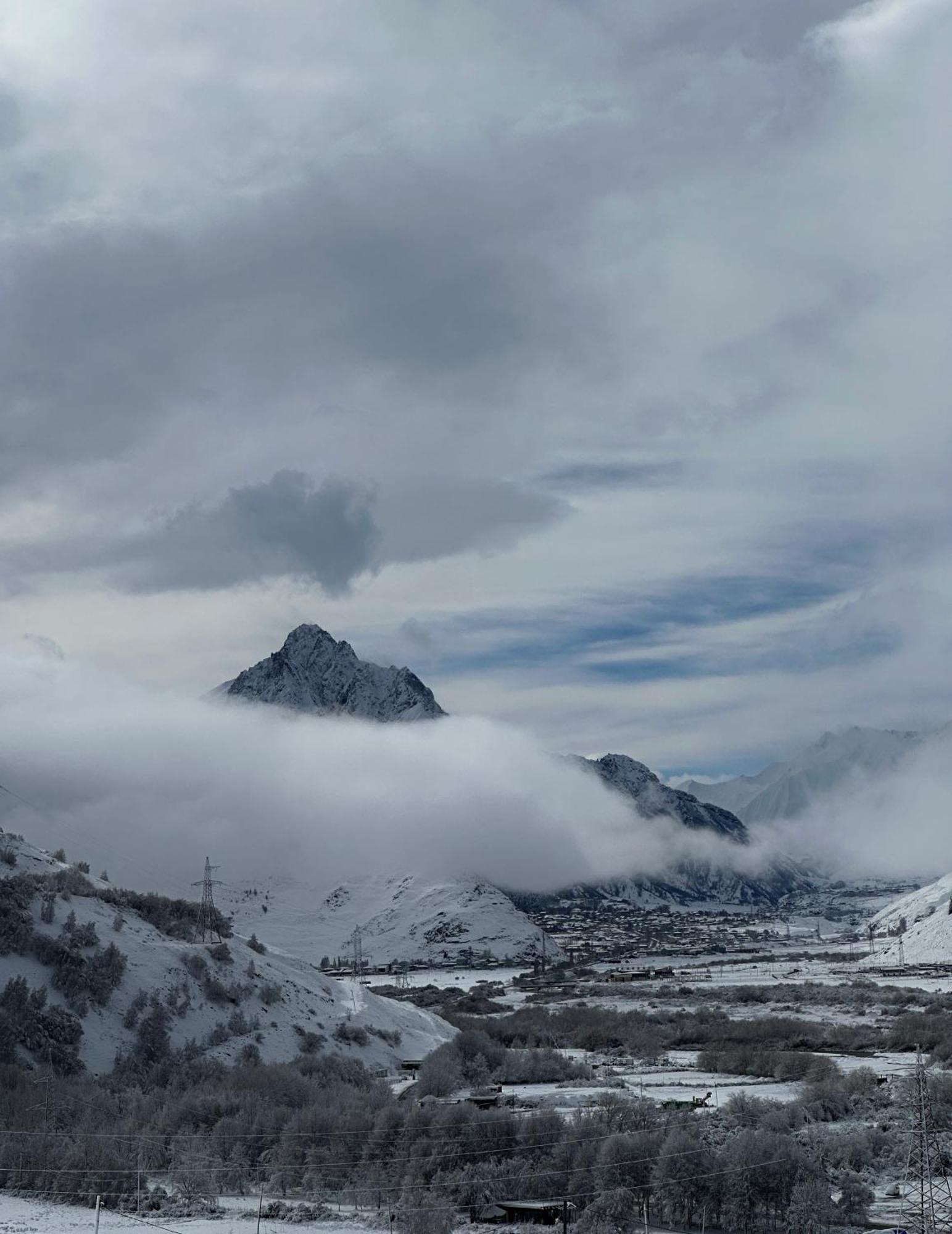 Kazbegi Inn Cottages מראה חיצוני תמונה