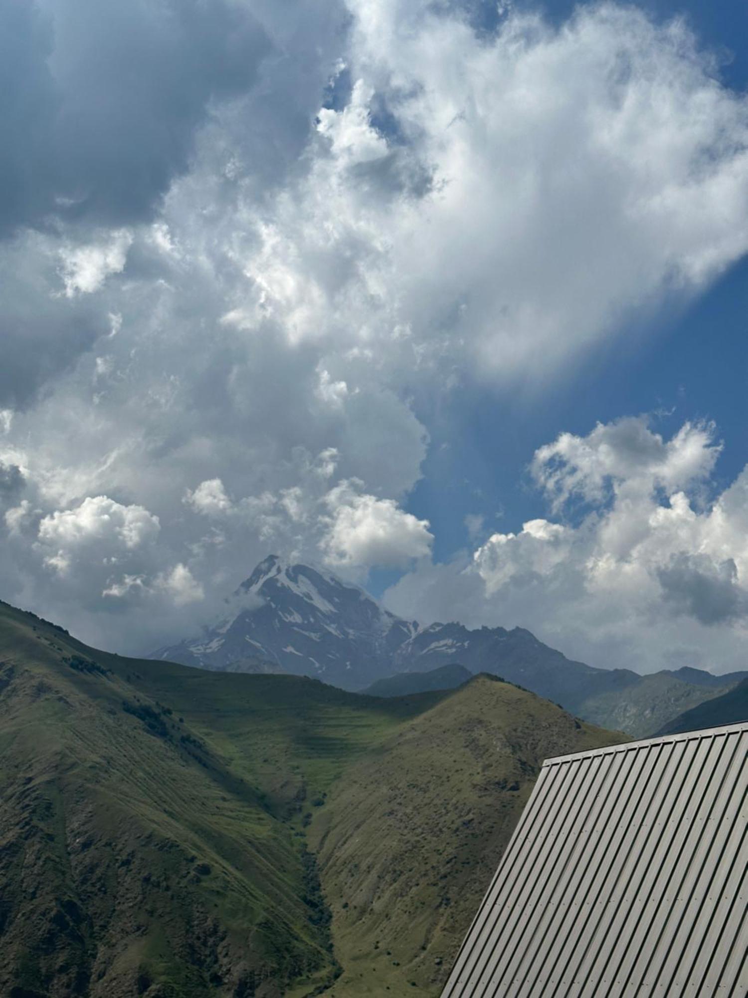 Kazbegi Inn Cottages מראה חיצוני תמונה