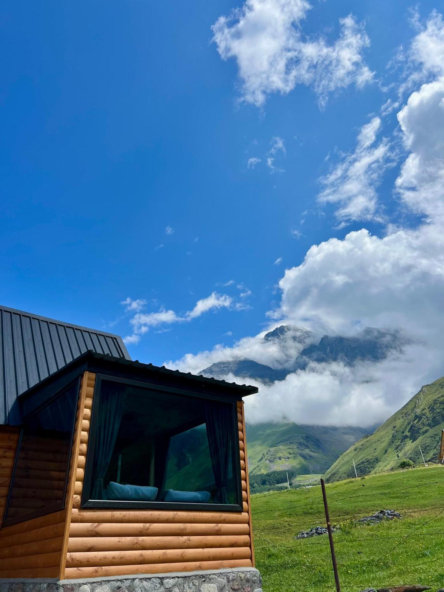 Kazbegi Inn Cottages מראה חיצוני תמונה